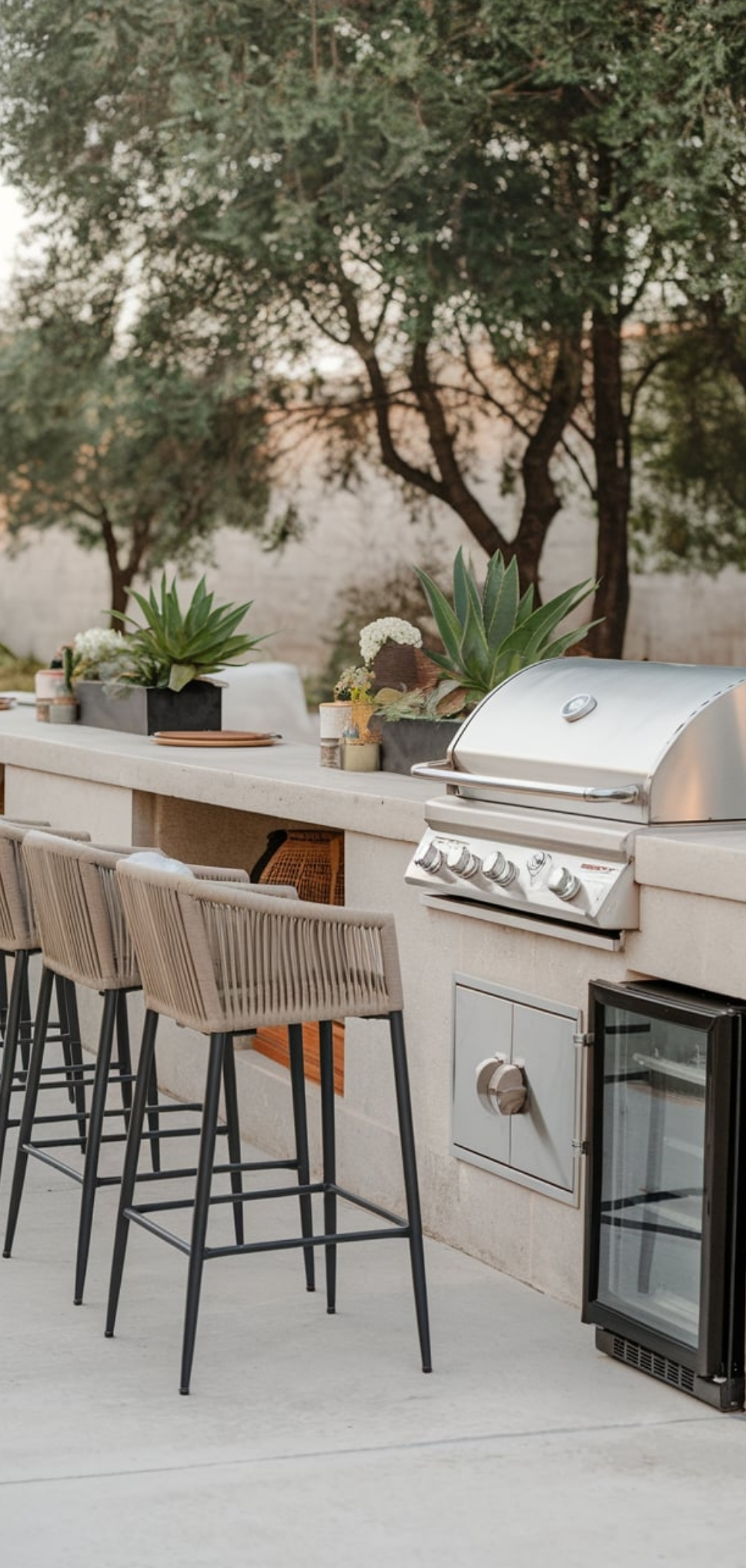 Outdoor BBQ Kitchen