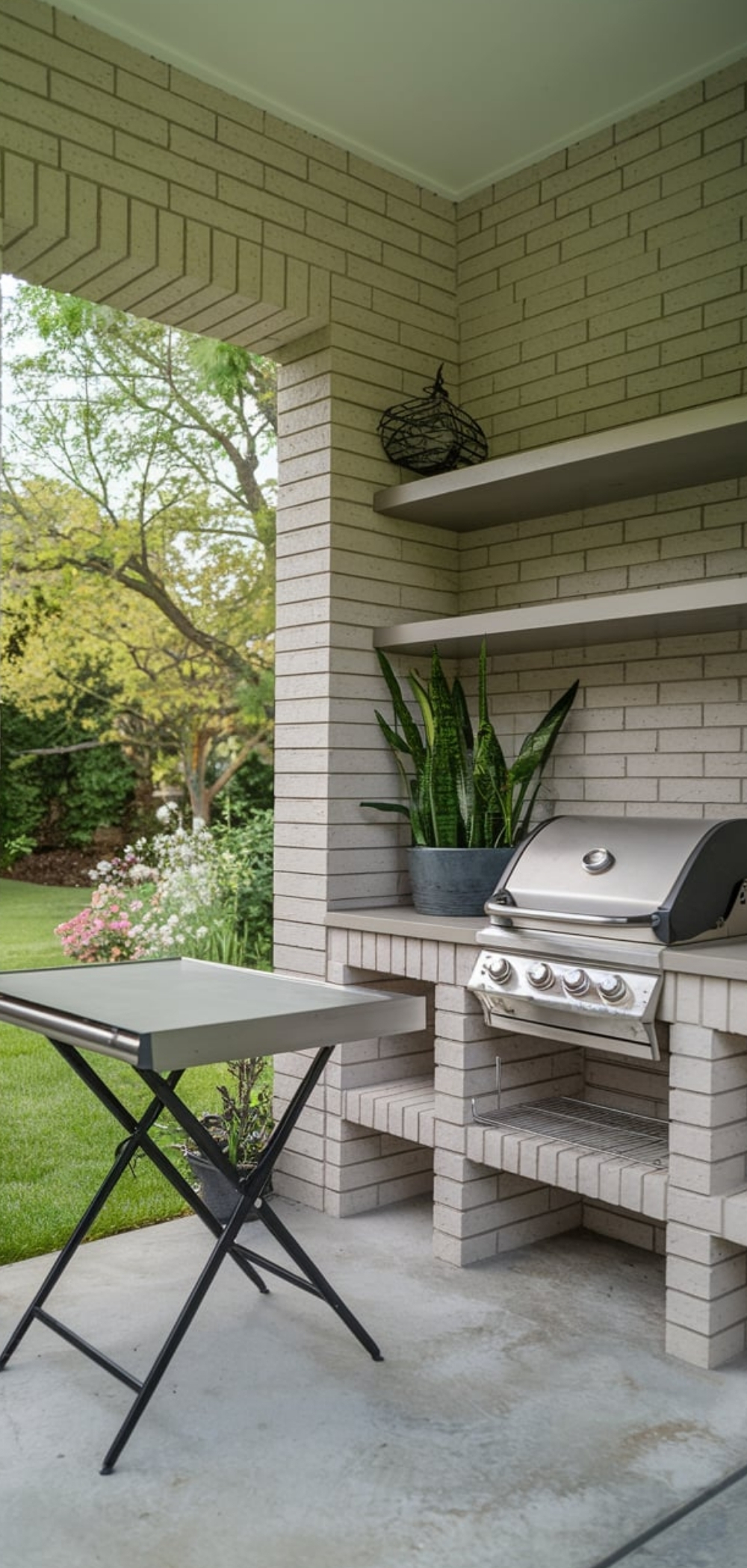 Outdoor BBQ Kitchen