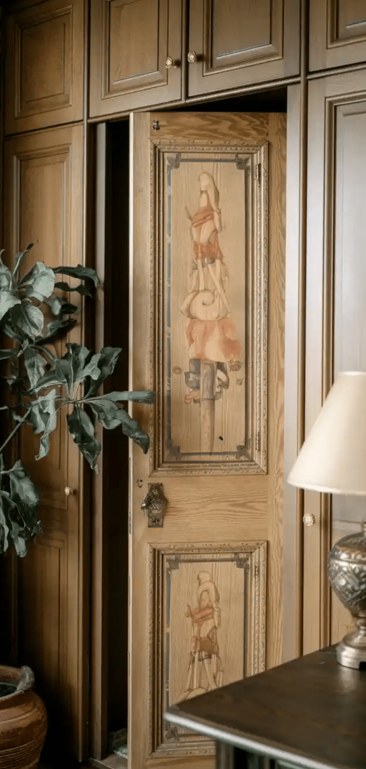 15 Secret Doors You Will Be Inspired To Have - The Mega Mom