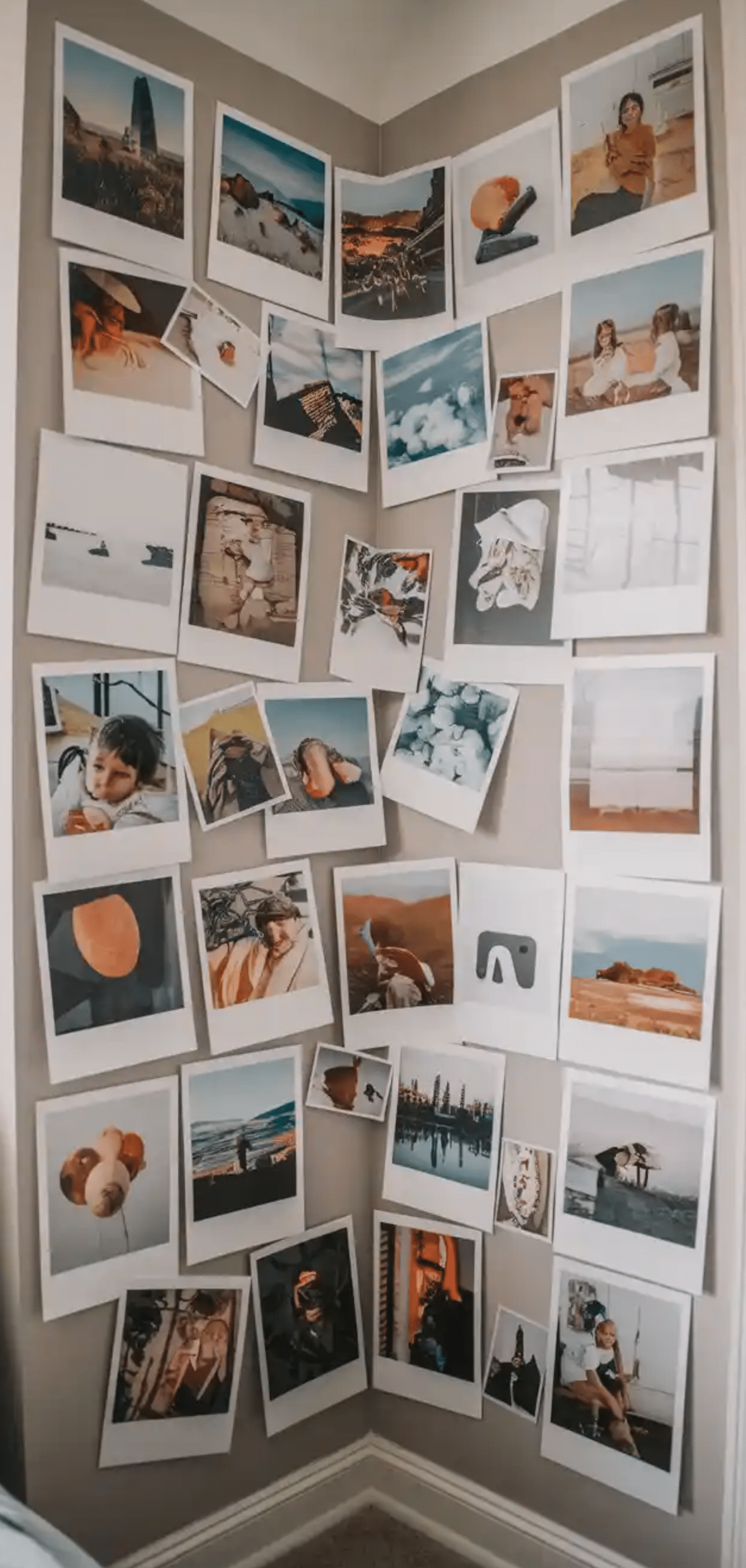 Stunning Bedroom Photo Wall Collage Ideas