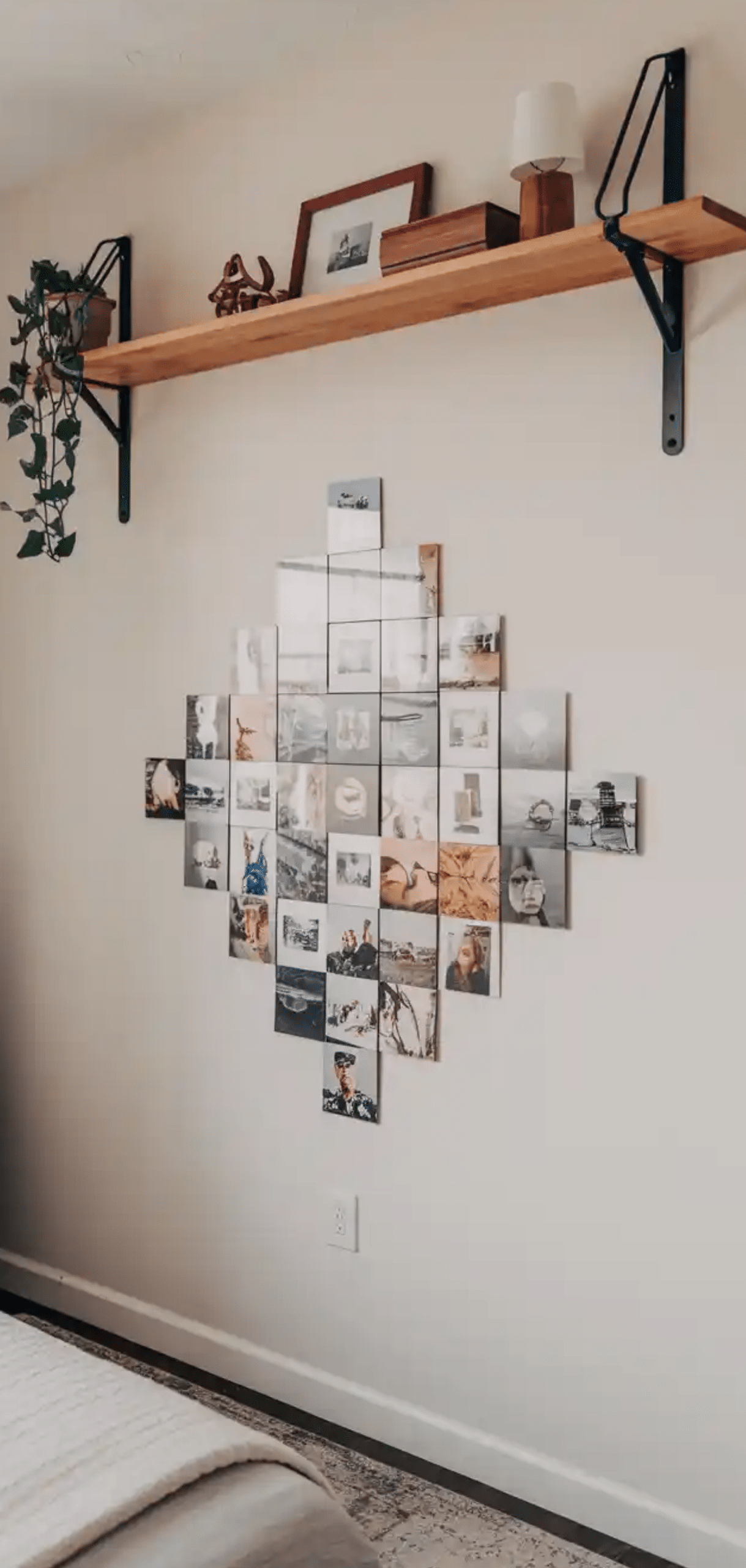 Stunning Bedroom Photo Wall Collage Ideas
