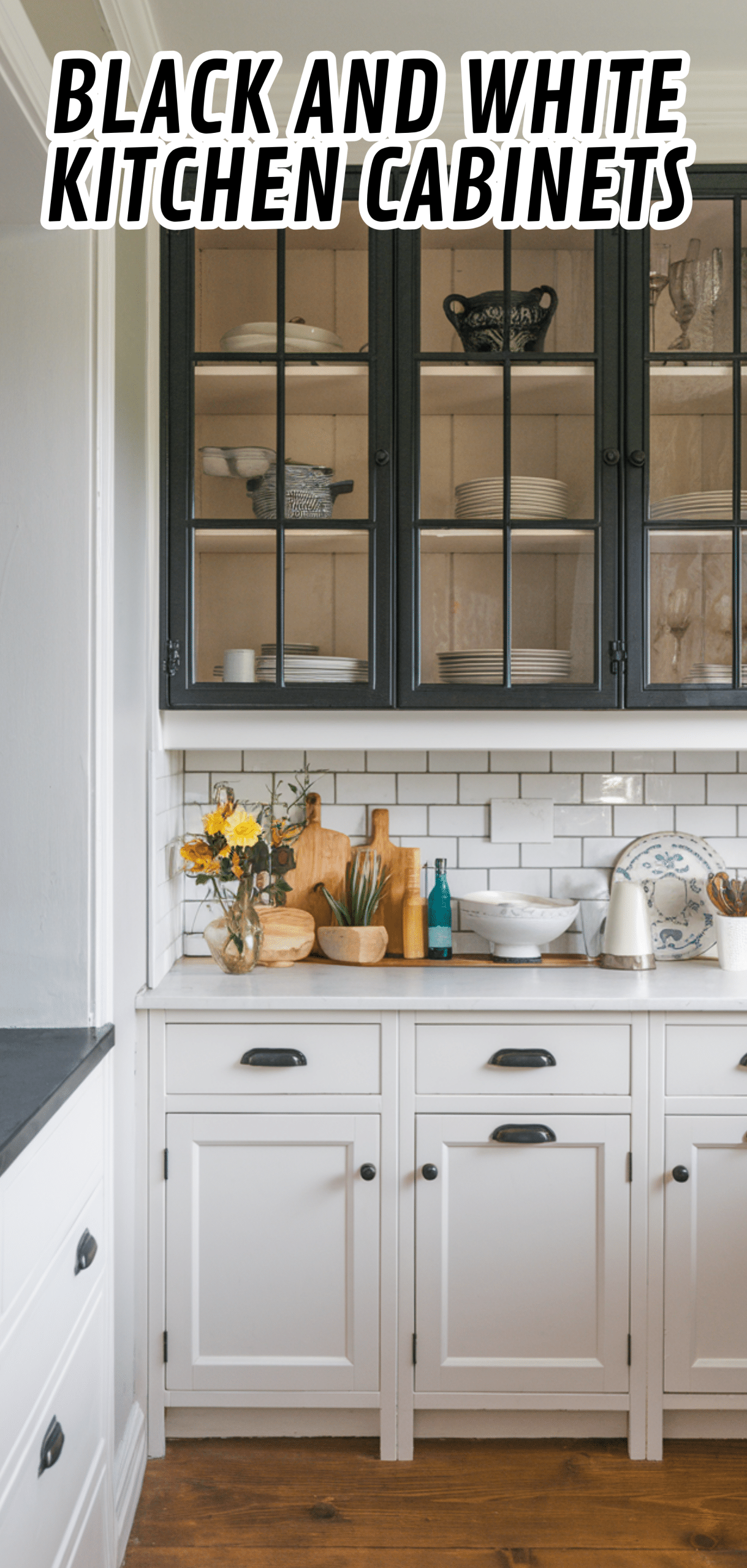 16 Stunning Black And White Kitchen Cabinets