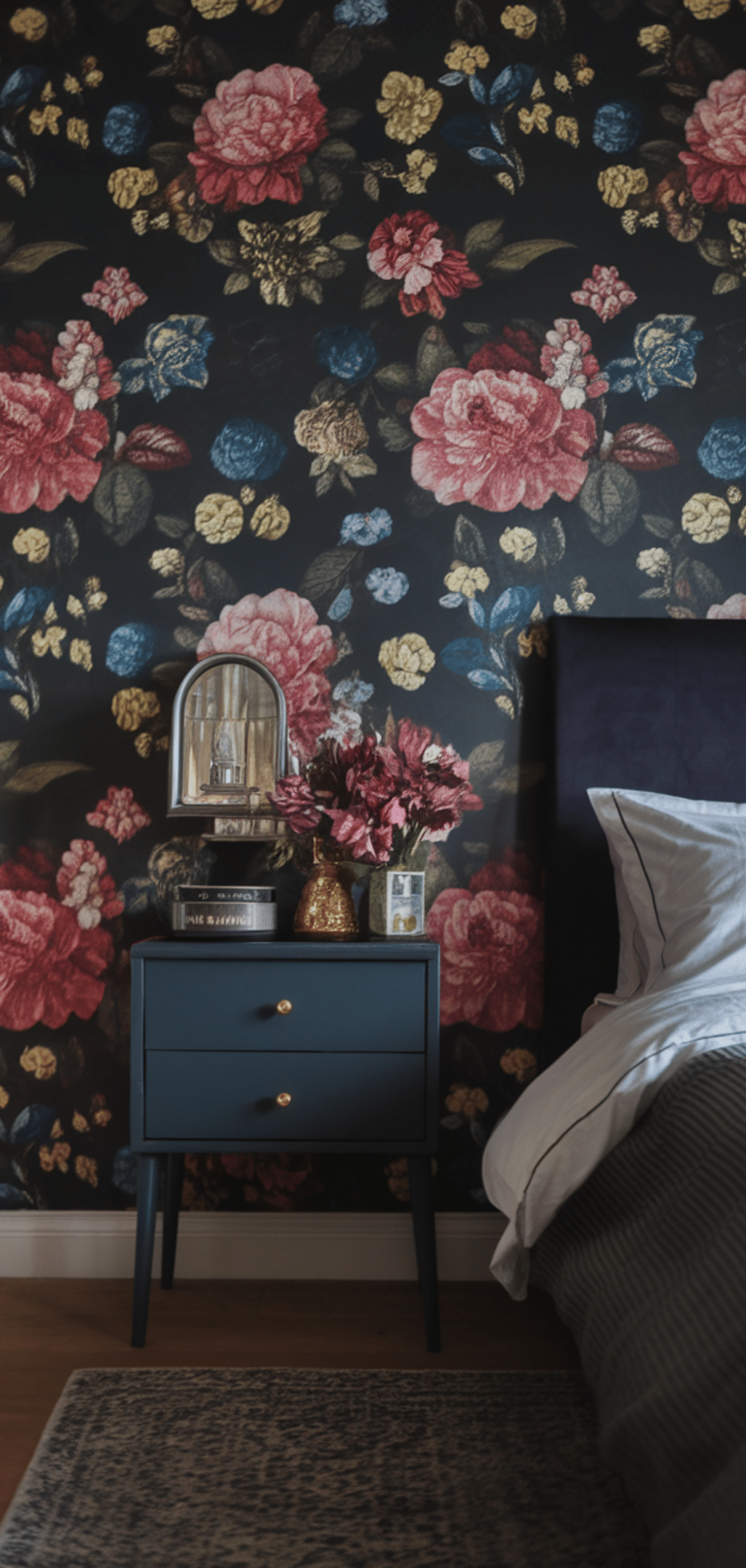 Creative Shades of Dark and Moody Bedroom Ideas