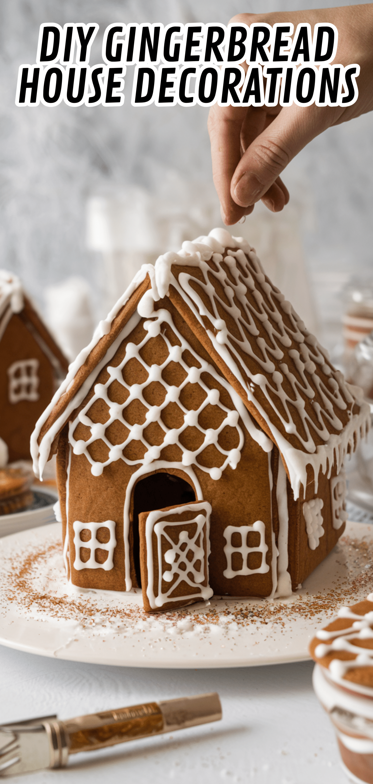 18 Amazing DIY Gingerbread House Decorations