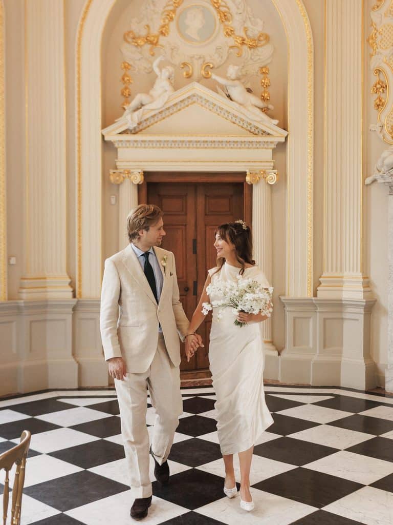 Civil Ceremony Courthouse Wedding Dresses for Brides Who Want Simple Yet Still Feel Special