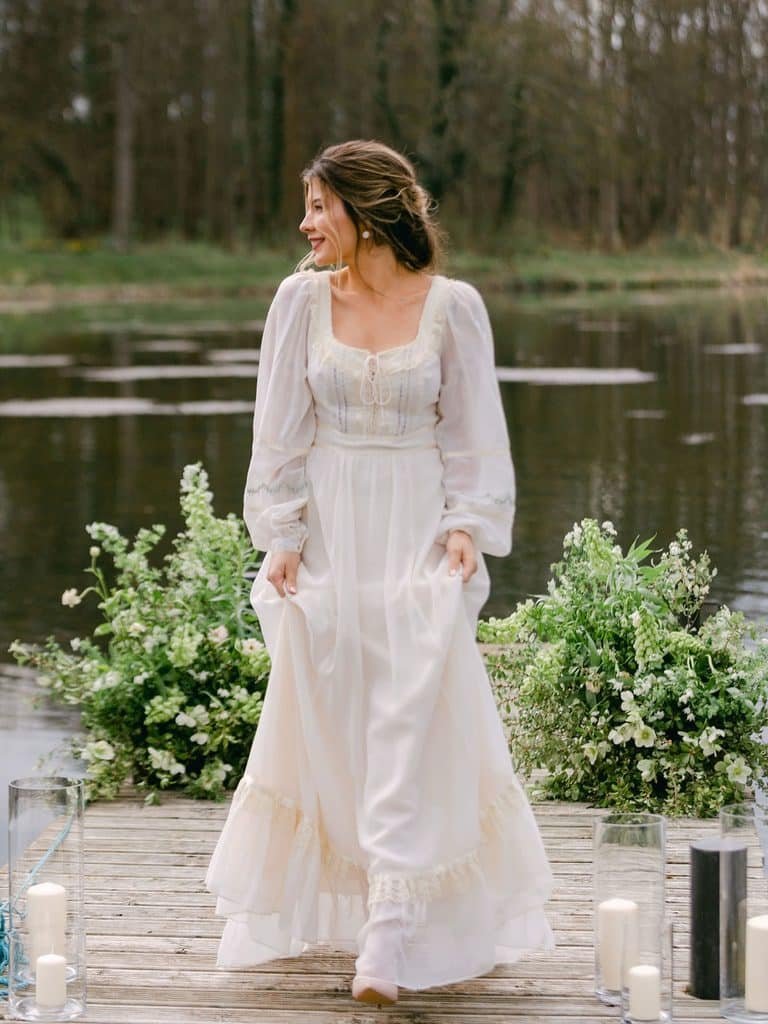 1970s Vintage Wedding Dress That Feels Like They Were Made For Real Family Weddings